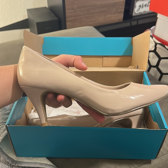 Comfort Dress Heels - Picture 2 of 3
